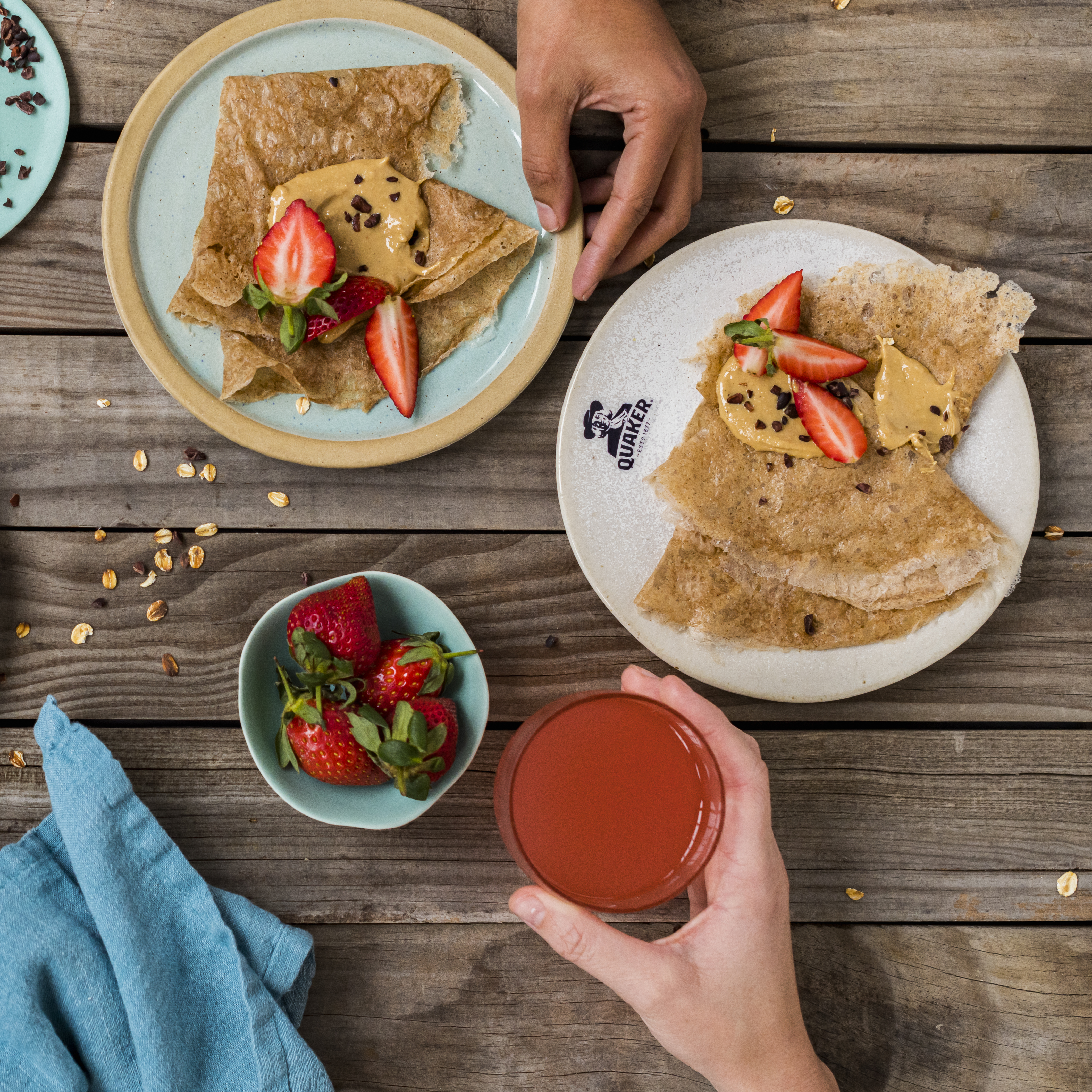 Aardbei, cashewboter & gepelde cacaobonen pannenkoek